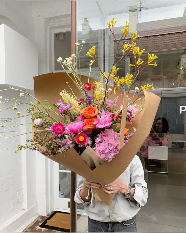 AUTHOR’S BOUQUET