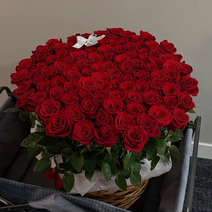 100 red roses