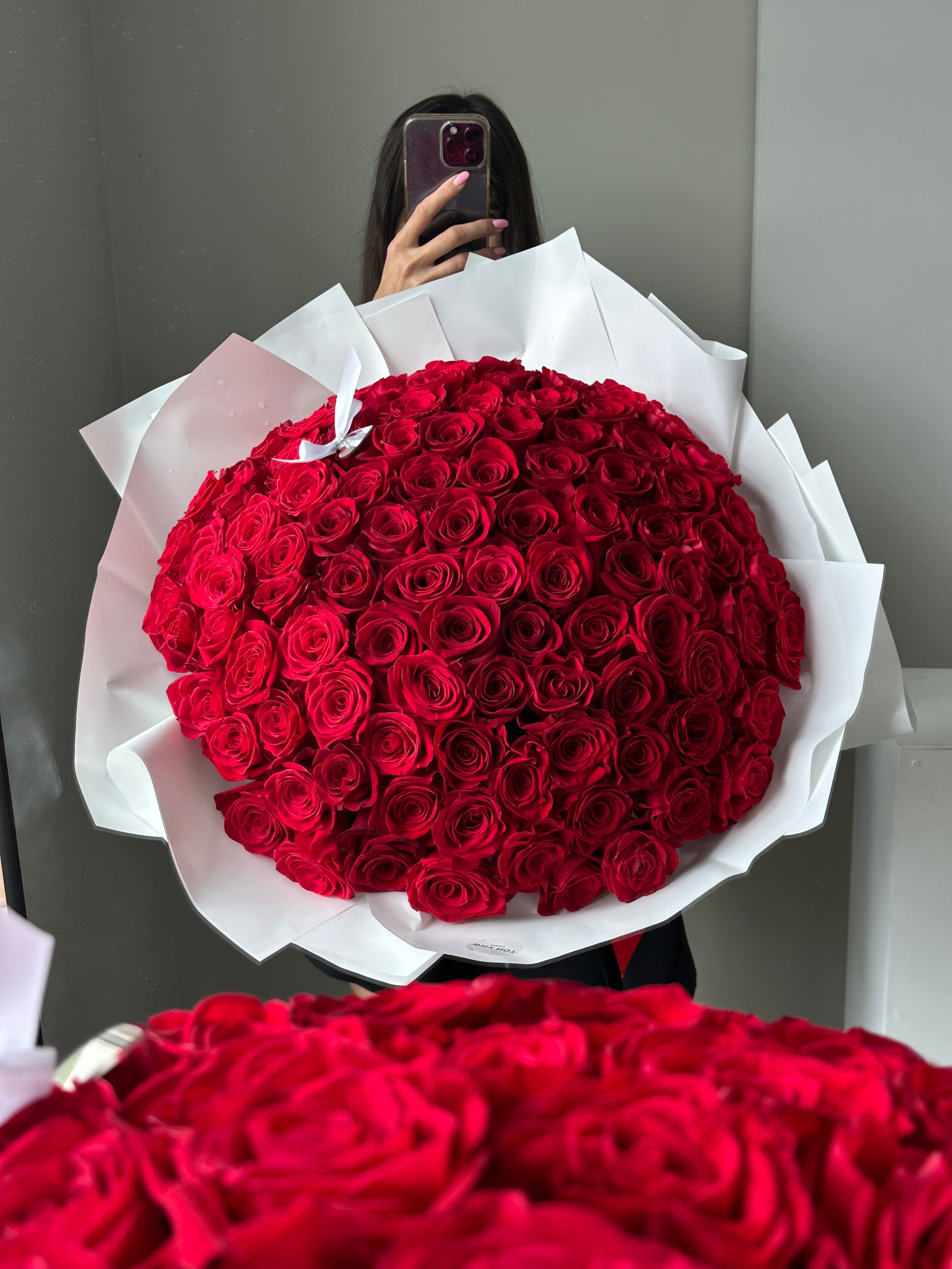 100 Premium Red Roses. White