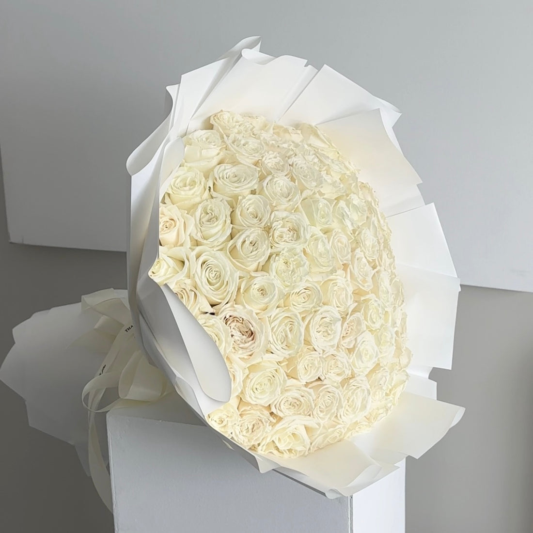 75 White Roses/PREMIUM