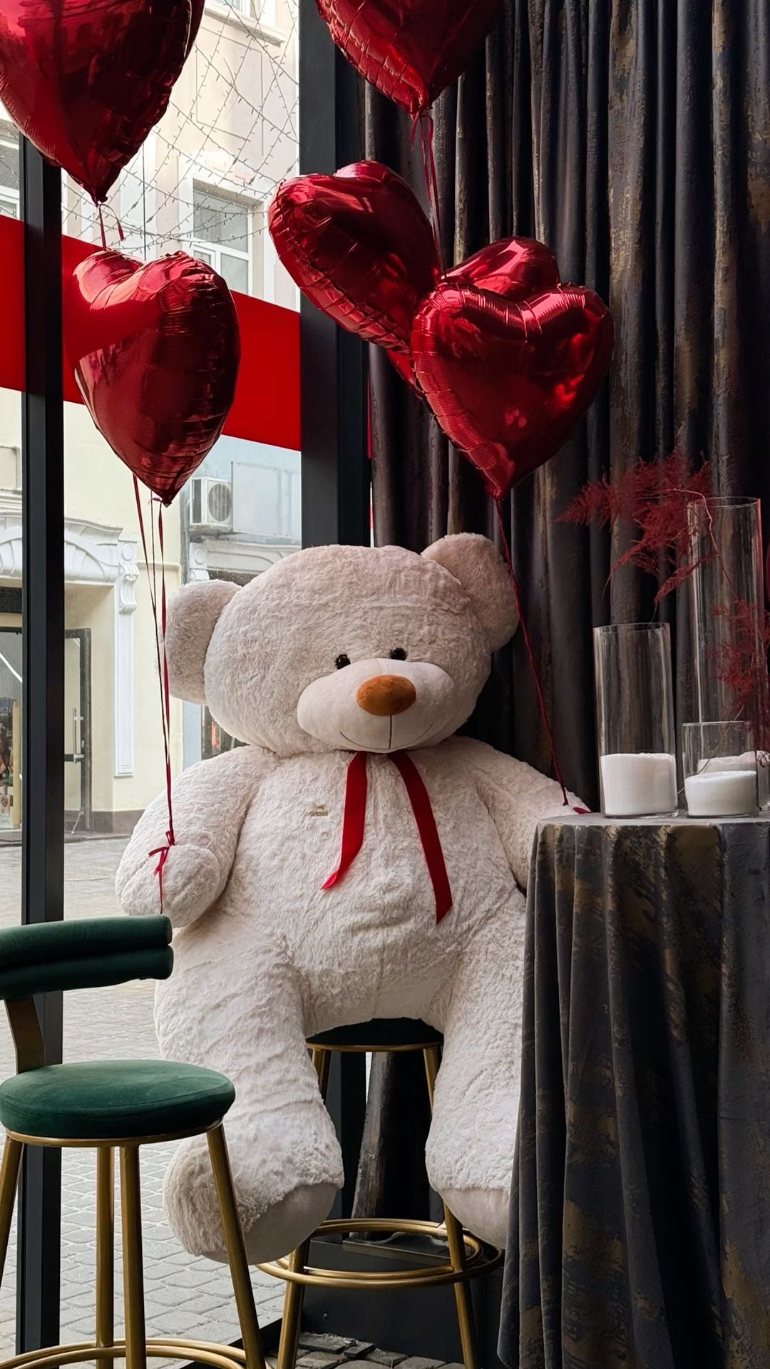 Giant Teddy Bear (47”)