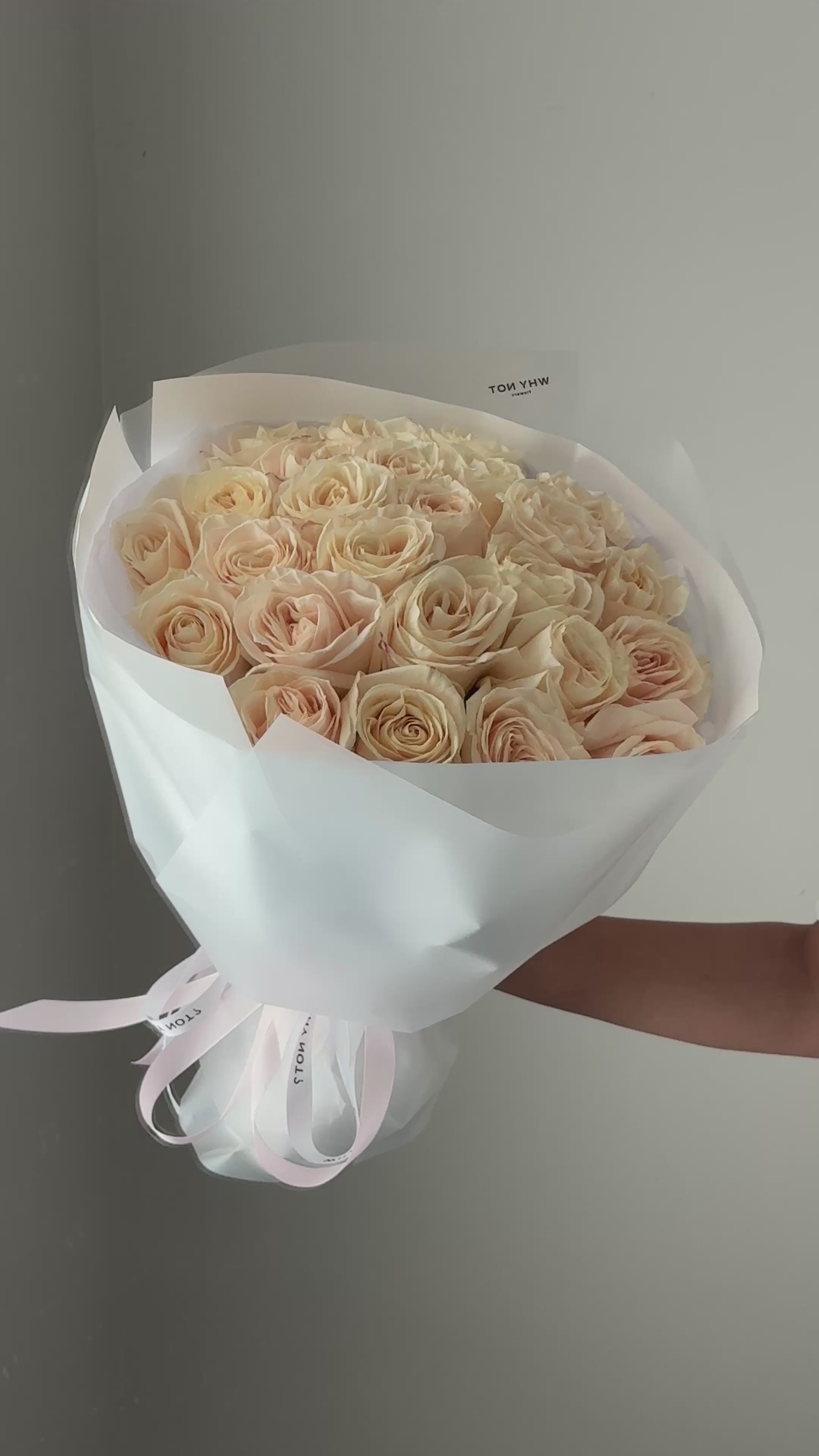 25 Ivory Roses